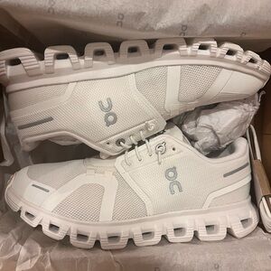 NEW On Cloud Sneakers